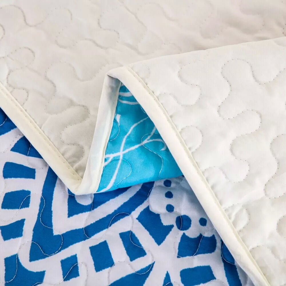 Xciting Quilted bedspread and pillowcovers set: Add Some Fun - Queen size Price