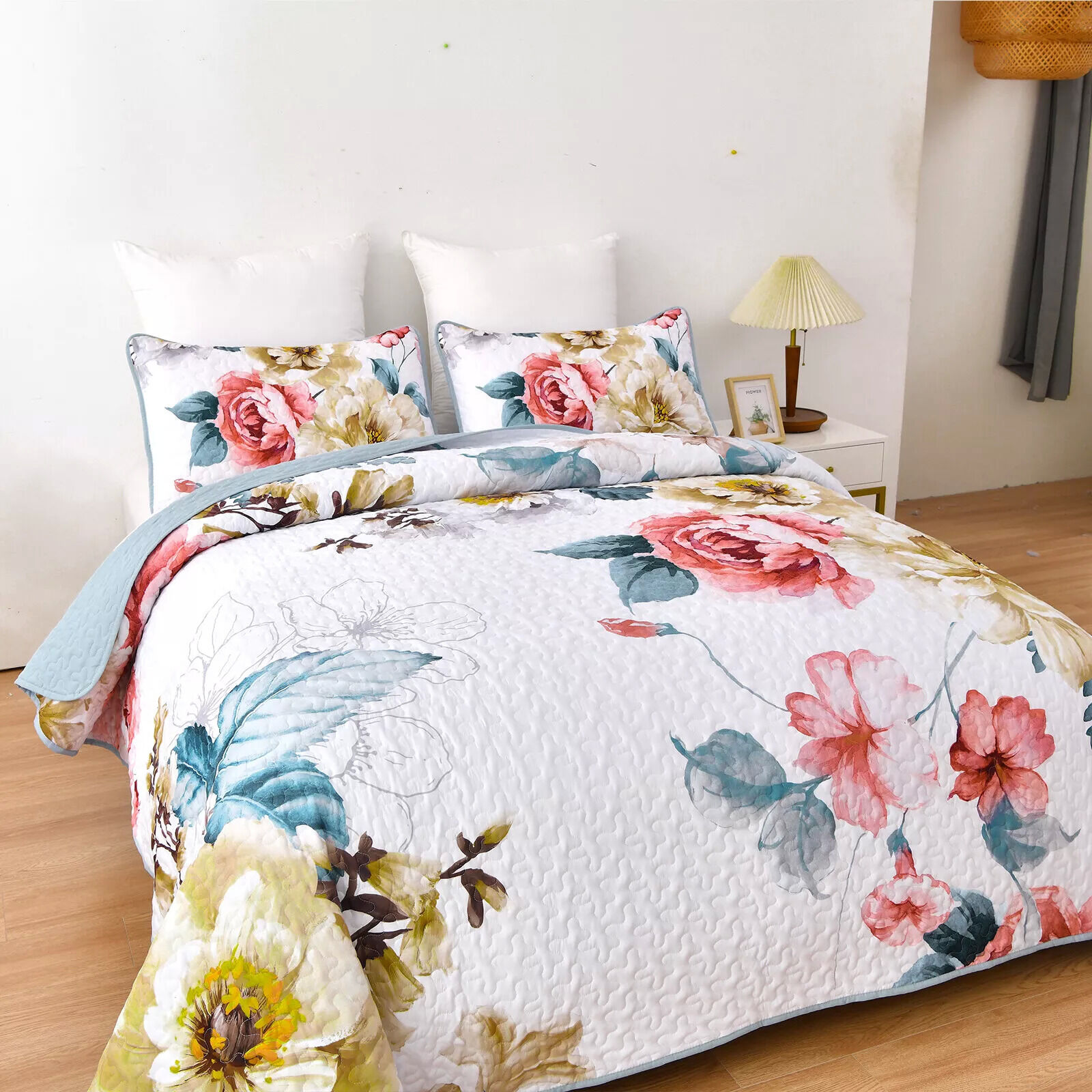 Vibrant Quilted Bedspread and Pillowcases Set: Add Color and Comfort to Your Space - Queen size Price
