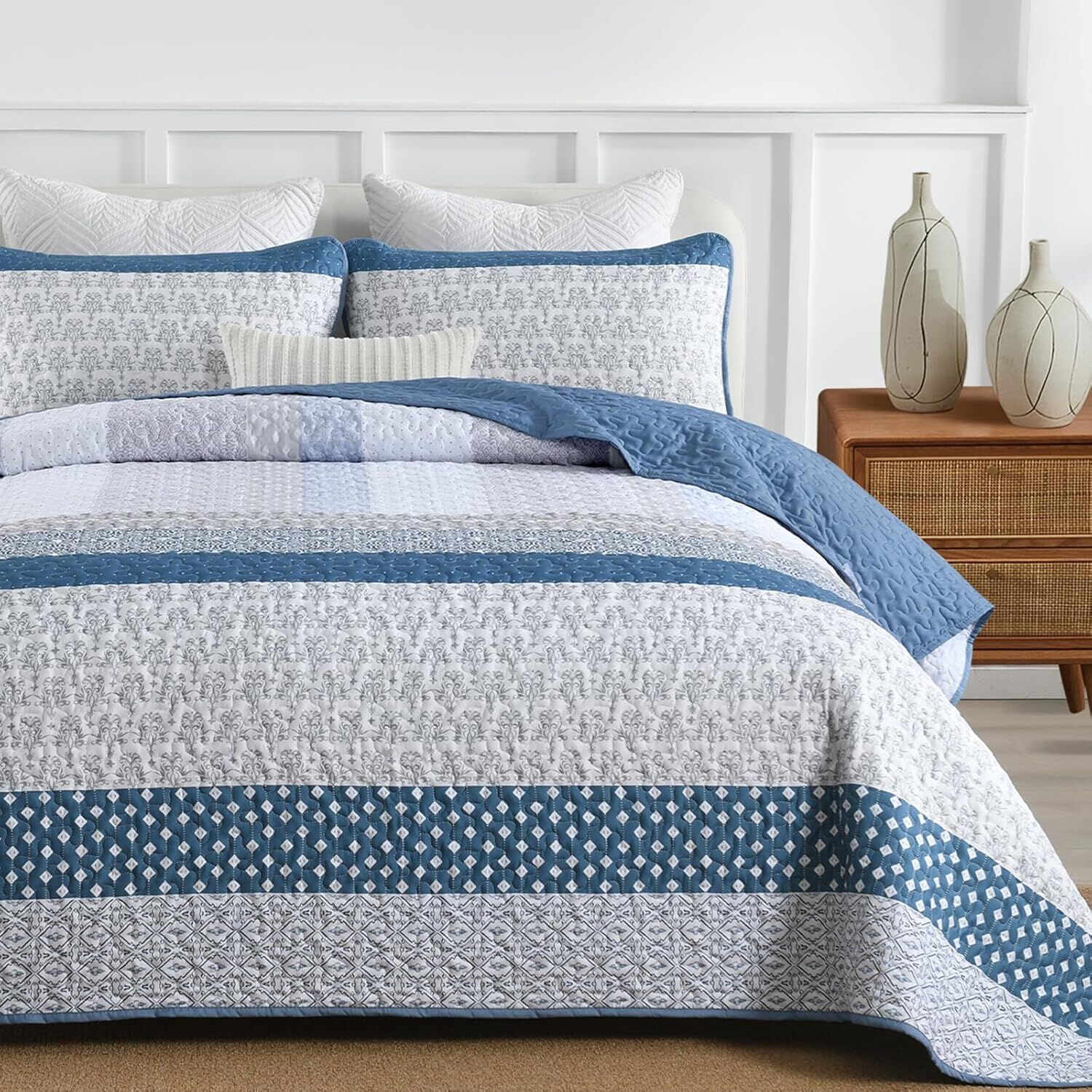 Dazzling Quilted bedspread and pillowcovers set: Add Sparkle to Your Space - Queen size Price