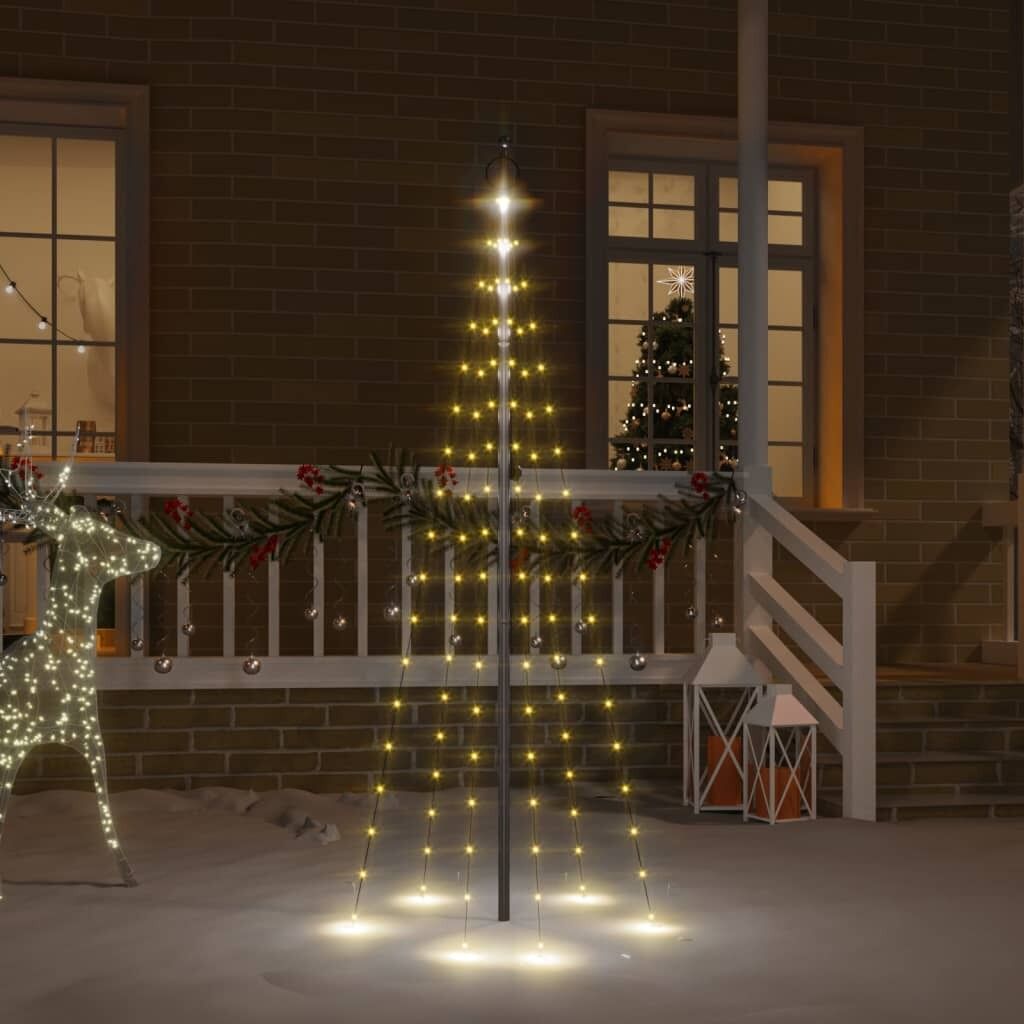Christmas Tree on Flagpole LEDs Christmas Tree on Flagpole LEDs