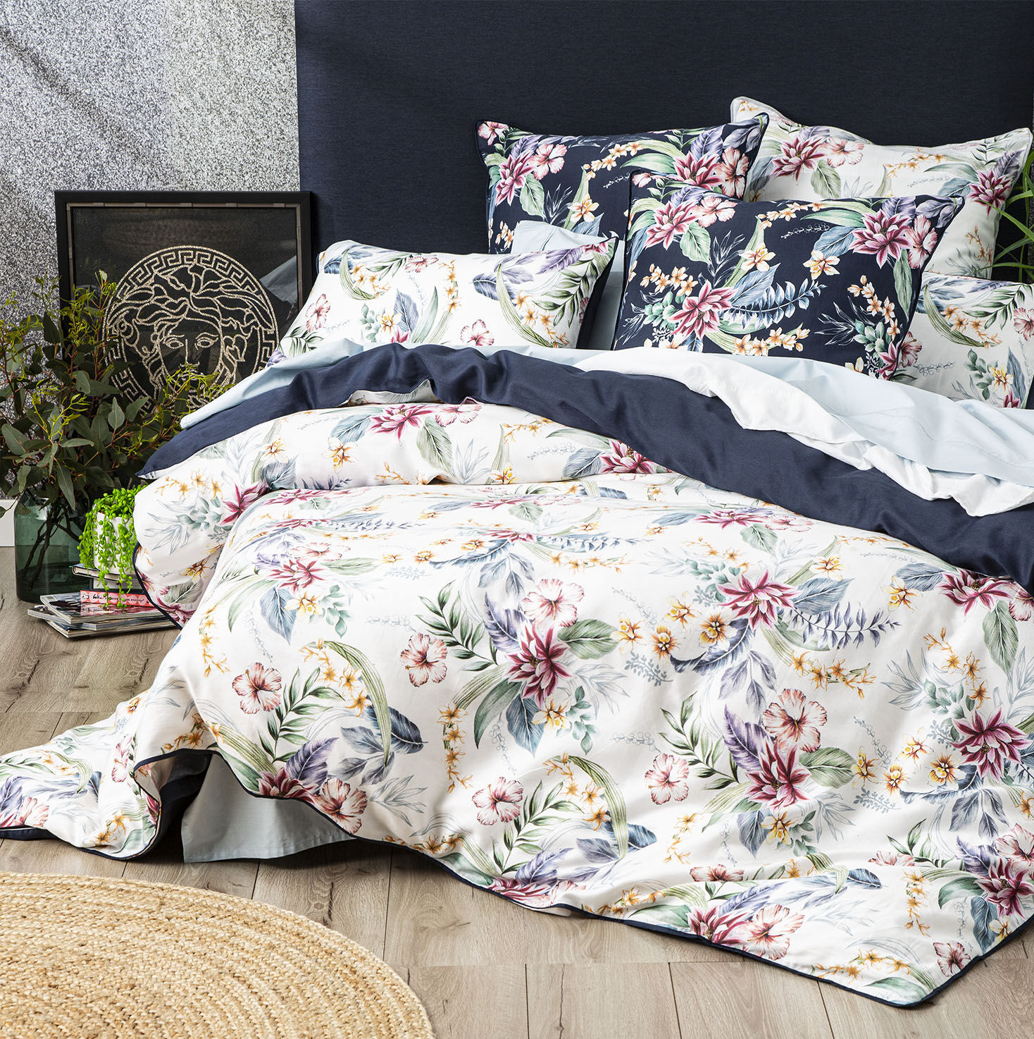 300 TC Veronica Cotton Quilt Cover Set by Renee Taylor King 300 TC Veronica Cotton Quilt Cover Set by Renee Taylor King