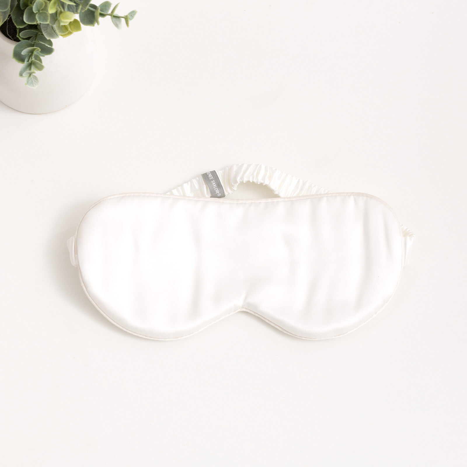 100% Mulberry Silk White Eye Mask by Renee Taylor 100% Mulberry Silk White Eye Mask by Renee Taylor