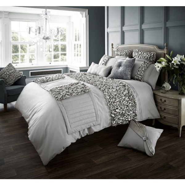 Verina Queen Quilt Cover Set by Anfora Verina Queen Quilt Cover Set by Anfora