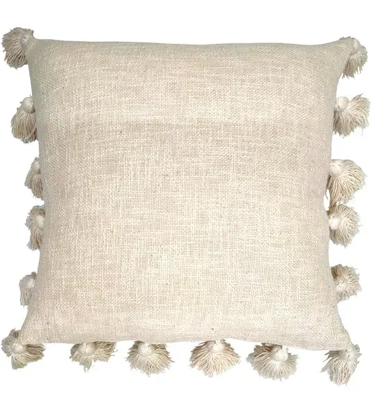 Beige cushion with tassels 45x45 cm Beige cushion with tassels 45x45 cm