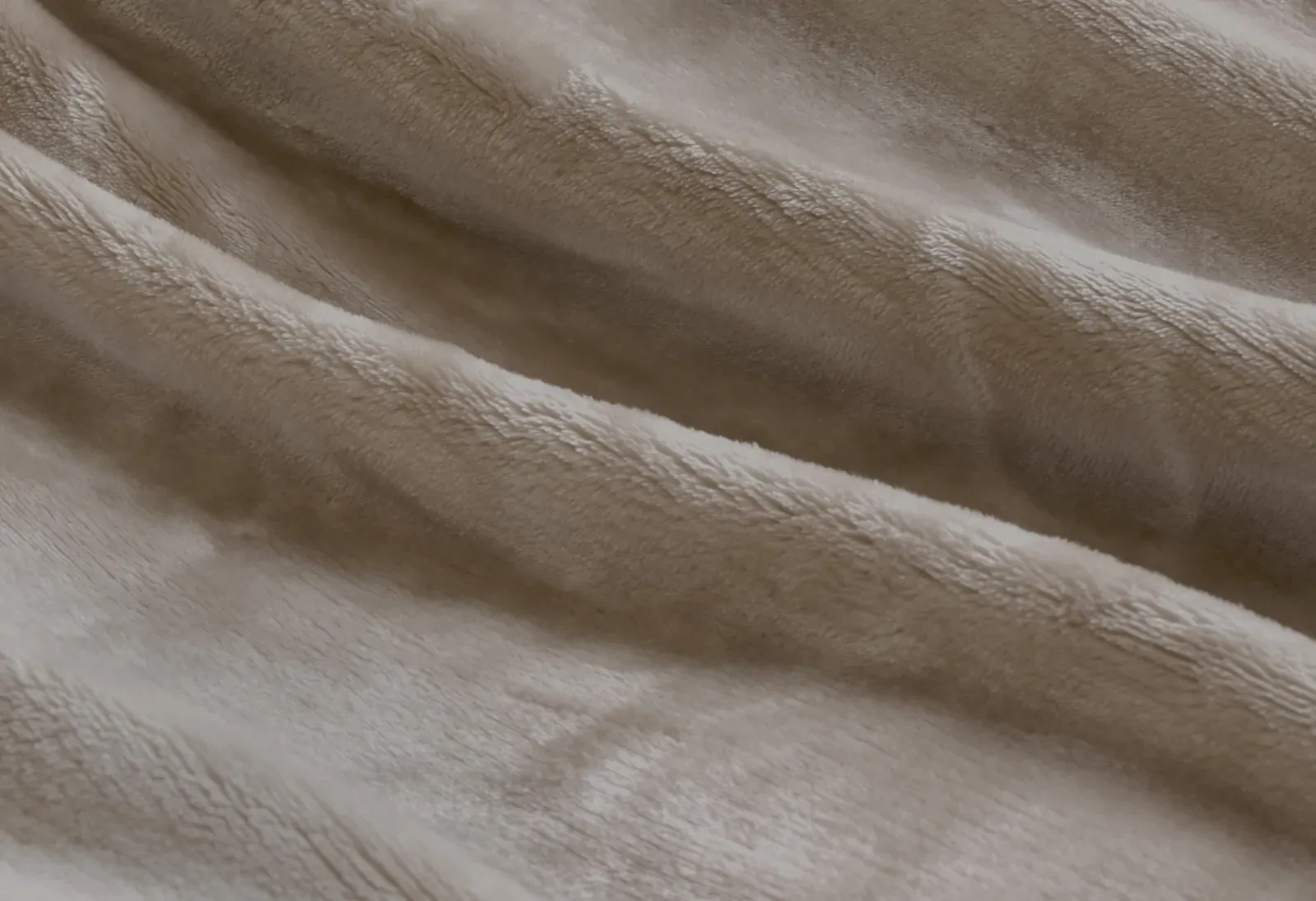 Lucia LUXURY PLUSH VELVET BLANKET - KING Lucia LUXURY PLUSH VELVET BLANKET - KING