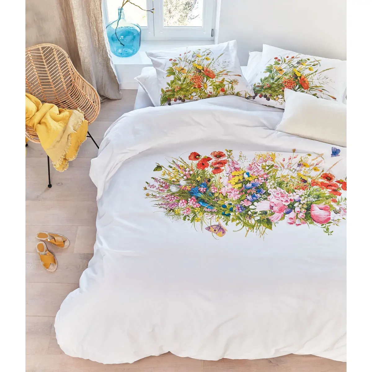 Marjolein Bastin Amazing Flowers Multi Cotton Quilt Cover Set King Marjolein Bastin Amazing Flowers Multi Cotton Quilt Cover Set King