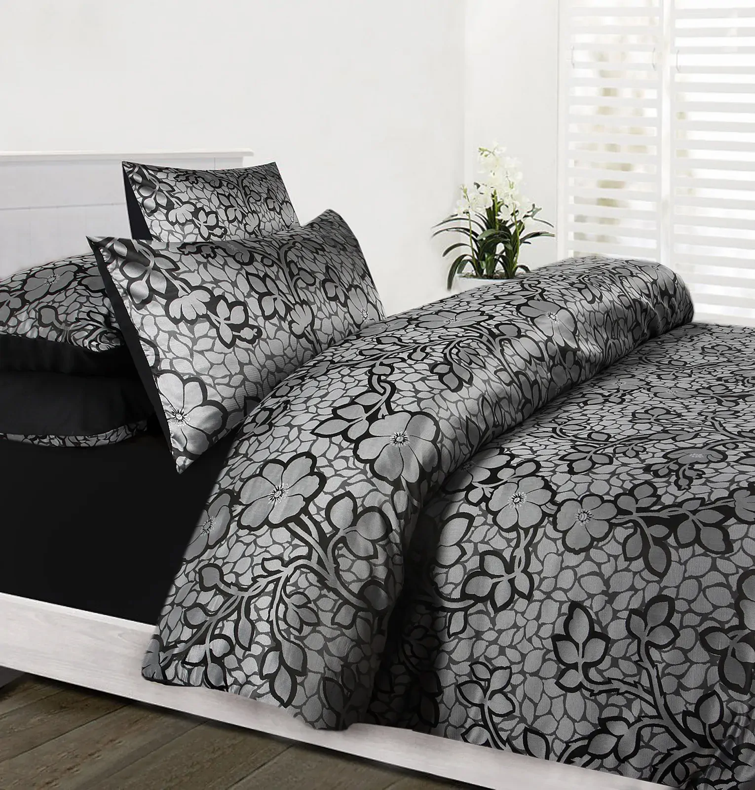 Accessorize EMMA Quilt Cover Set Black Double Accessorize EMMA Quilt Cover Set Black Double