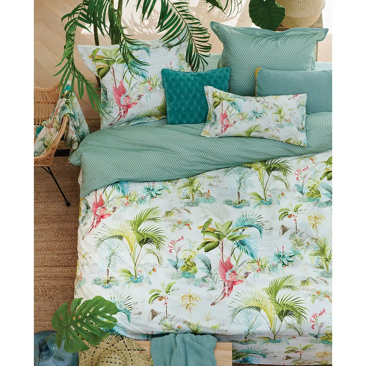 Palm Scenes White Cotton Quilt Cover Set King Palm Scenes White Cotton Quilt Cover Set King