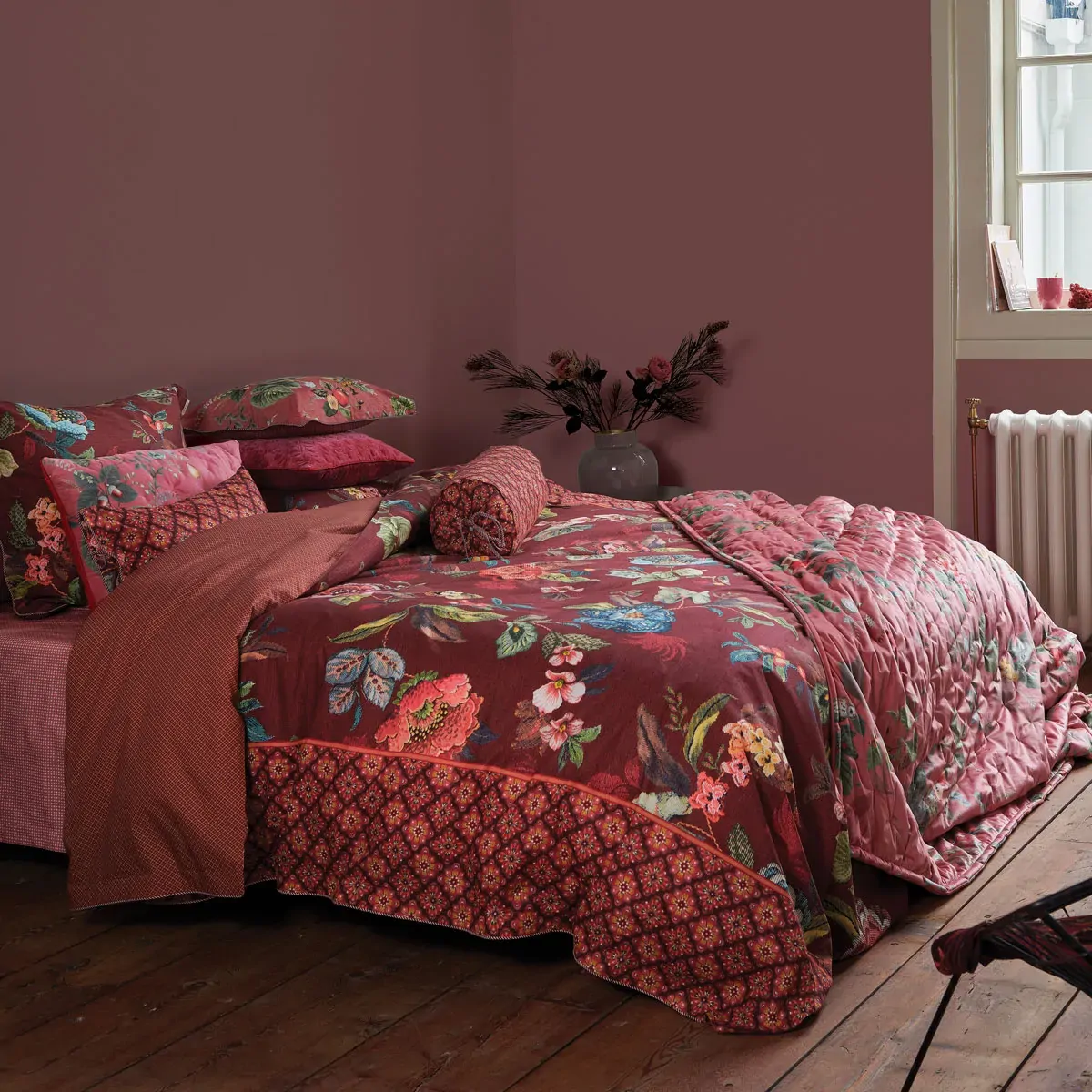 PIP Studio Poppy Stitch Red Cotton Quilt Cover Set King PIP Studio Poppy Stitch Red Cotton Quilt Cover Set King