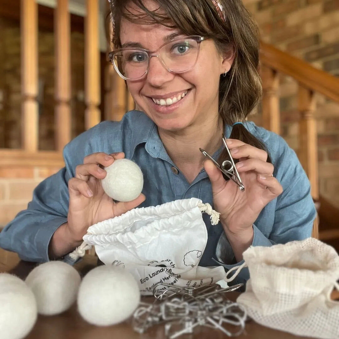 Eco Friendly Laundry Bundle | Pegs & Dryer Balls Eco Friendly Laundry Bundle | Pegs & Dryer Balls