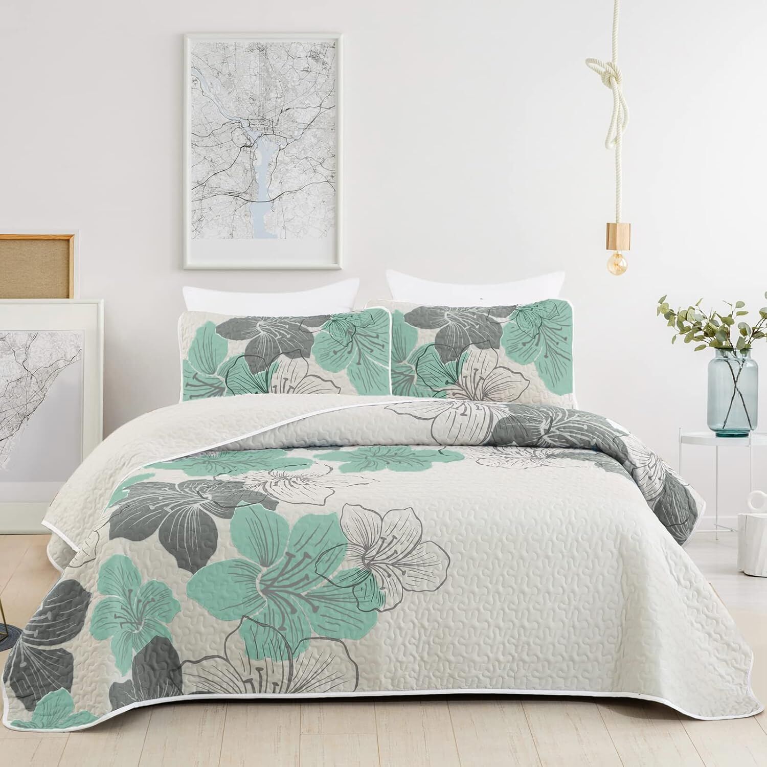 Radiant Quilted Coverlet and Pillowcases Set: Envelop Your Bed in Elegance - Queen size Radiant Quilted Coverlet and Pillowcases Set: Envelop Your Bed in Elegance - Queen size