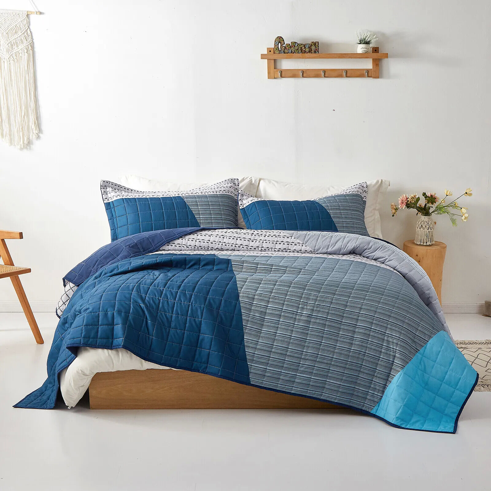 Harmonious Quilted Coverlet and Pillowcases Set: Unites Comfort and Aesthetics - Queen size Harmonious Quilted Coverlet and Pillowcases Set: Unites Comfort and Aesthetics - Queen size