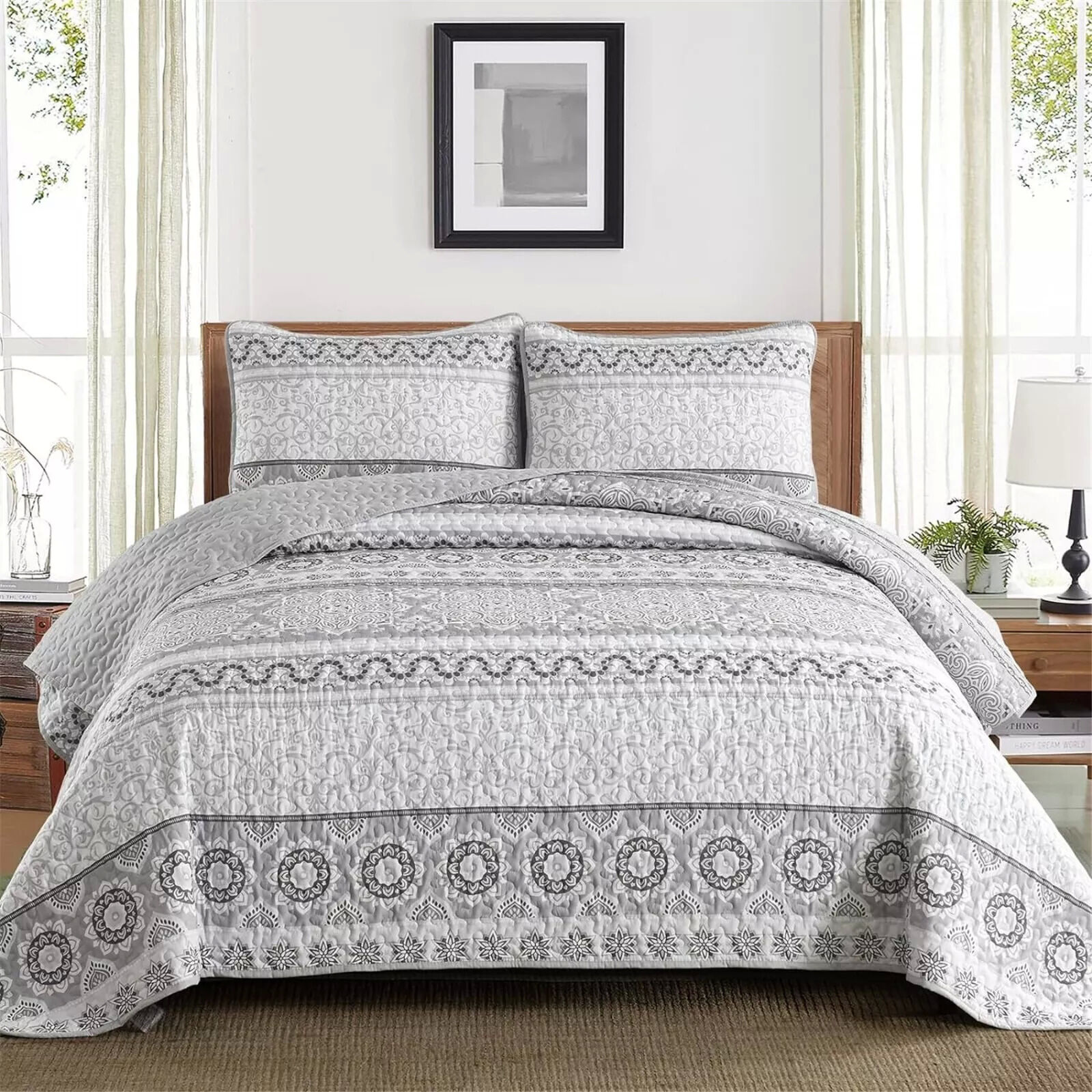Striking Quilted coverlet and pillowcovers set: Make a Bold Impact - Queen size Striking Quilted coverlet and pillowcovers set: Make a Bold Impact - Queen size