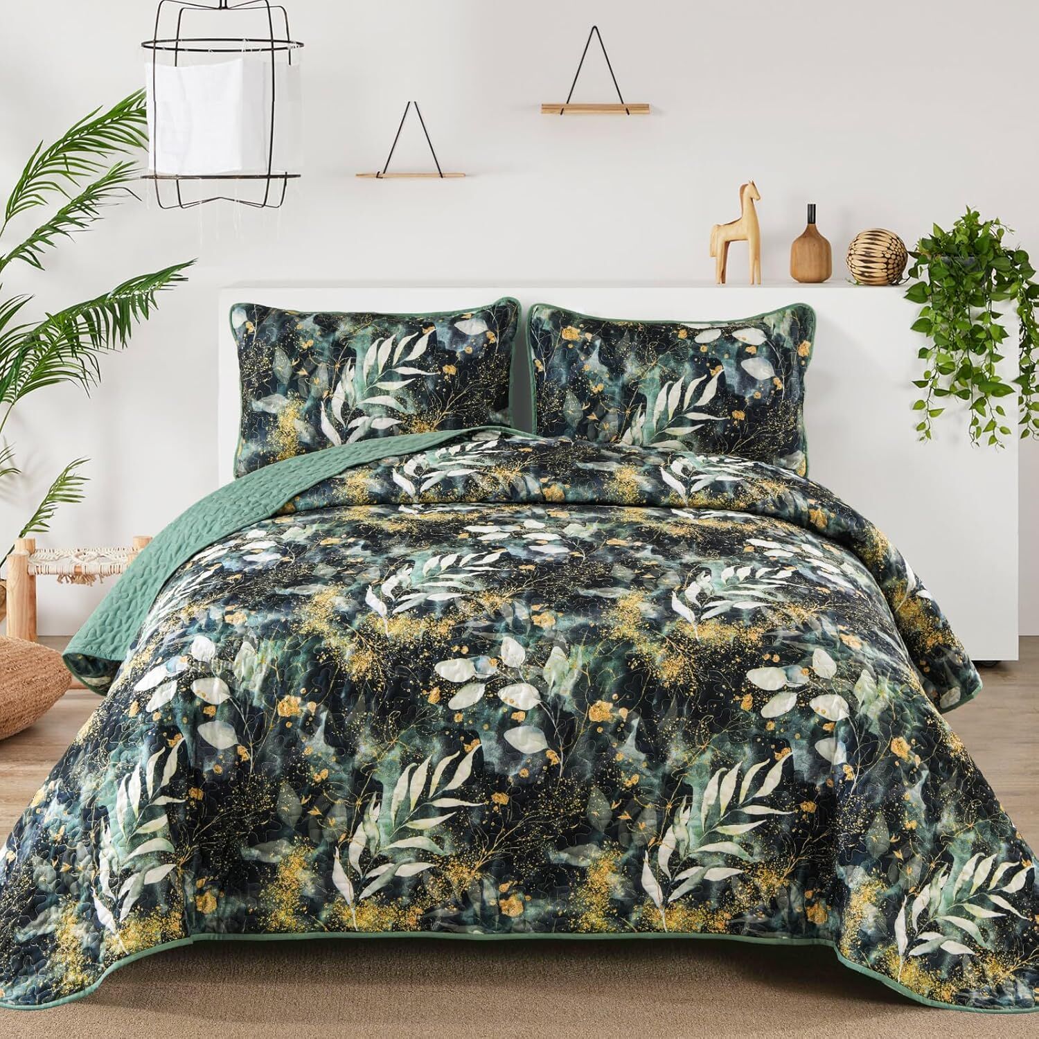 Lush Quilted coverlet and pillowcovers set: Soft and Cozy Feel - Queen size Lush Quilted coverlet and pillowcovers set: Soft and Cozy Feel - Queen size