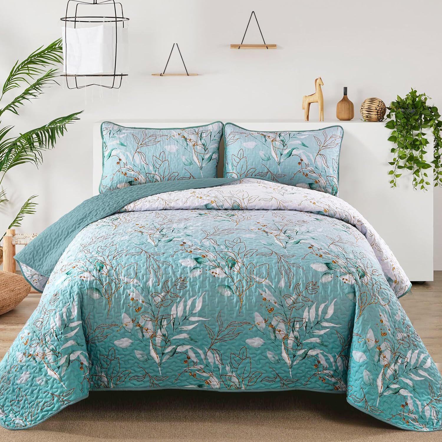 Radiating Quilted bedspread and pillowcovers set: Shine in Your Bedroom - Queen size Radiating Quilted bedspread and pillowcovers set: Shine in Your Bedroom - Queen size
