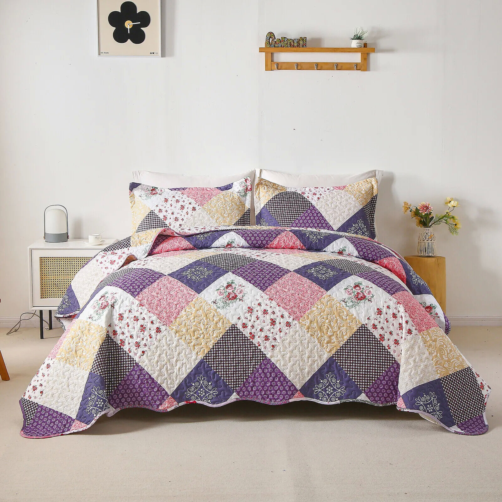 Intricate Quilted coverlet and pillowcovers set: Attention to Detail - Queen size Intricate Quilted coverlet and pillowcovers set: Attention to Detail - Queen size