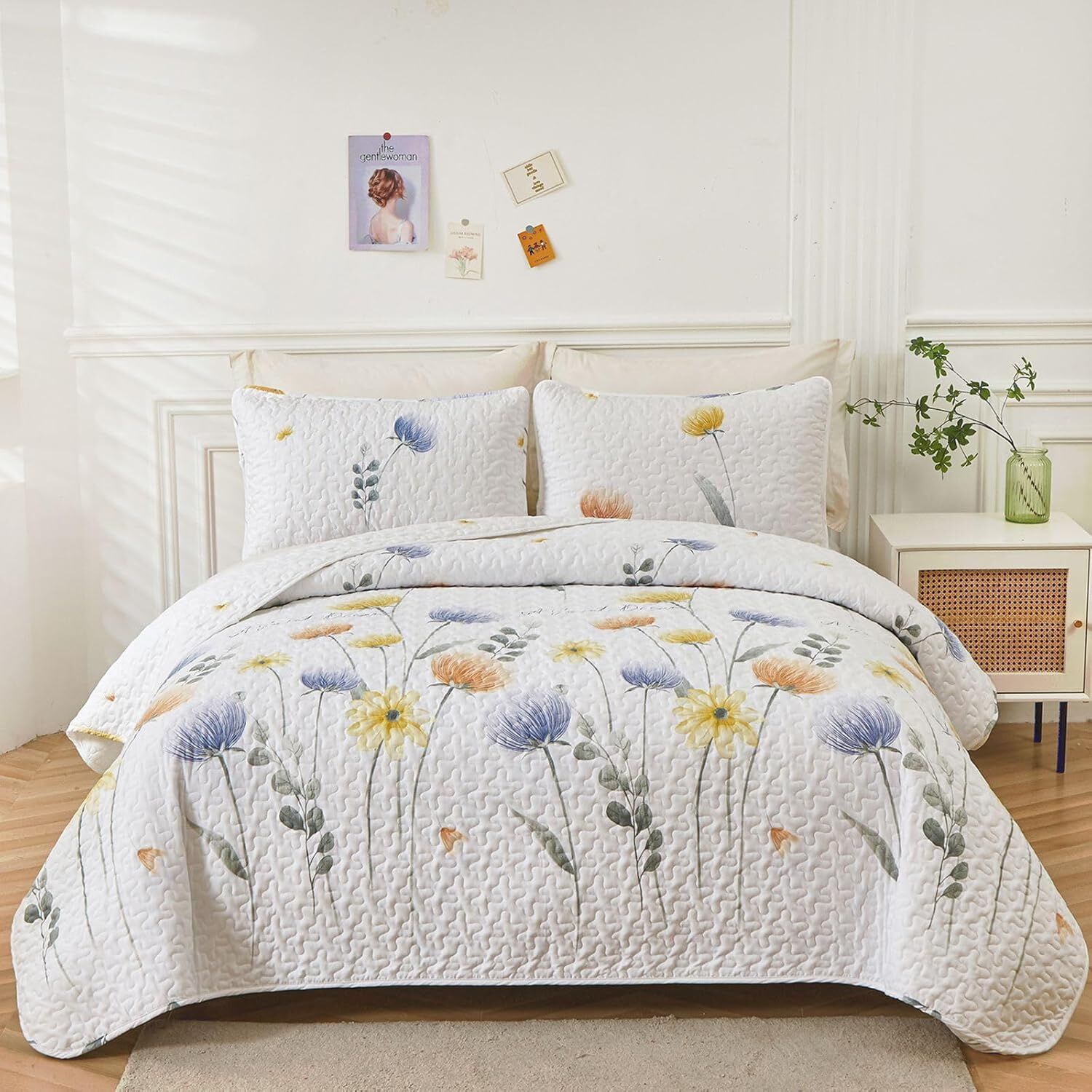 Refined Quilted Bedspread and Pillowcases Set: Class and Comfort Combined - Queen size Refined Quilted Bedspread and Pillowcases Set: Class and Comfort Combined - Queen size