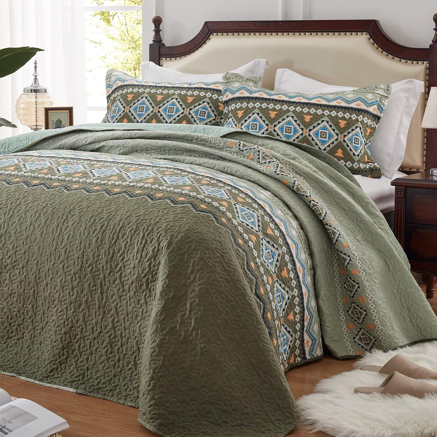 Quicksilver Quilted coverlet and pillowcovers set: Sleek and Modern - Queen size Quicksilver Quilted coverlet and pillowcovers set: Sleek and Modern - Queen size