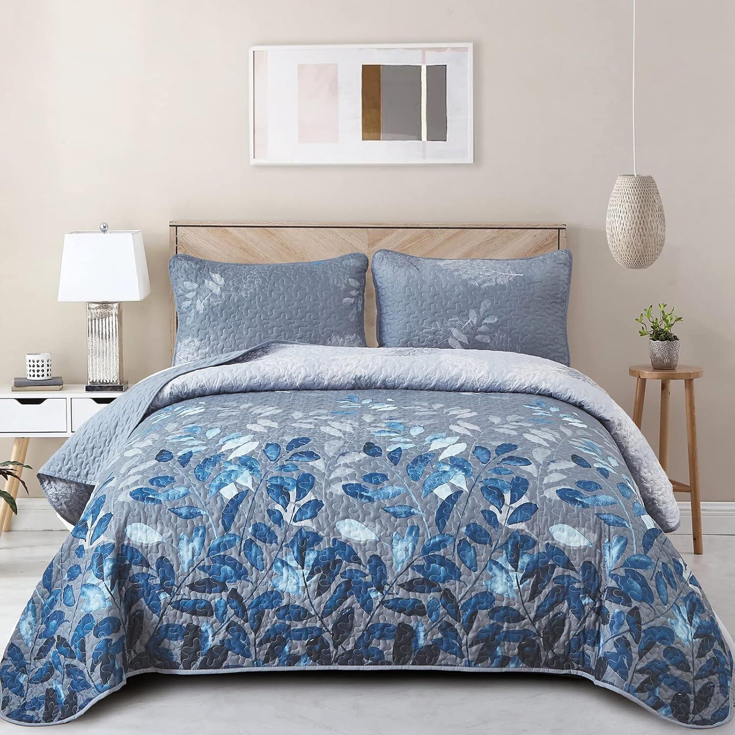 Nostalgic Quilted coverlet and pillowcovers set: Classic and Timeless - Queen size Nostalgic Quilted coverlet and pillowcovers set: Classic and Timeless - Queen size